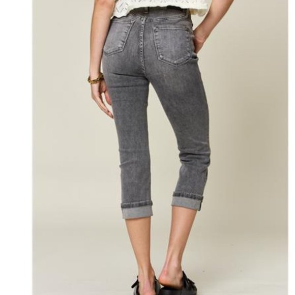 NWT Judy Blue Button Fly High Waist Capris, Cuffed Hem, Slightly Stretchy - Picture 4 of 7